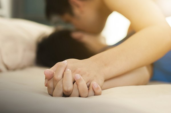 Vì sao bạn thấy hưng phấn khi quan hệ tình dục? | Vinmec
